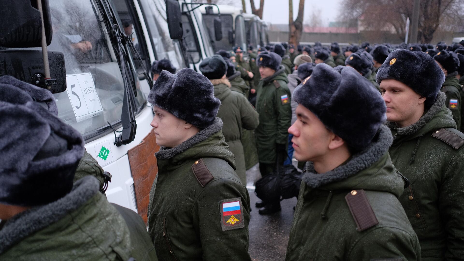 Призывники в сборном пункте военного комиссариата в городе Сызрань  - РИА Новости, 1920, 09.04.2020