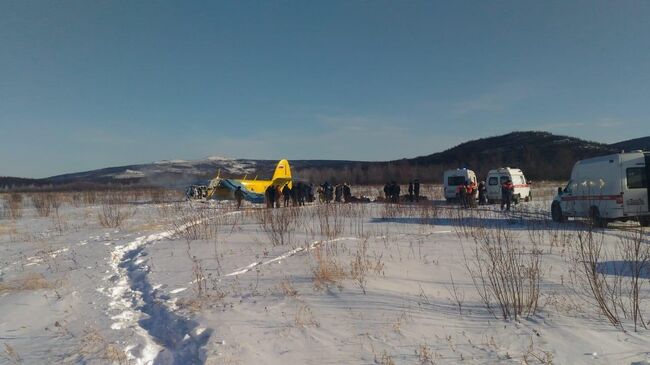 На аэродроме Магадан-13 совершил жесткую посадку частный самолет АН-2