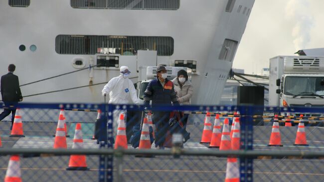 Судно Diamond Princess в порту Йокогама