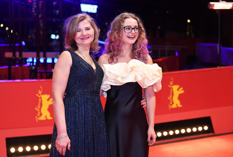 Актрисы Наталия Бережная и Ольга Шкабарня 