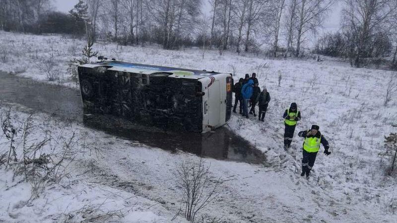 На месте ДТП с участием автобуса Хендай в Ульяновской области. 29 февраля 2020 - РИА Новости, 1920, 29.02.2020