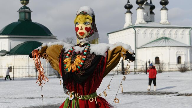 Празднование Масленицы в Суздале