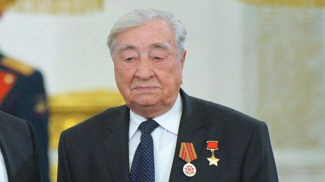 Герой Советского Союза, глава Совета ветеранов войны, труда, вооружённых сил и правоохранительных органов Курской области Михаил Булатов