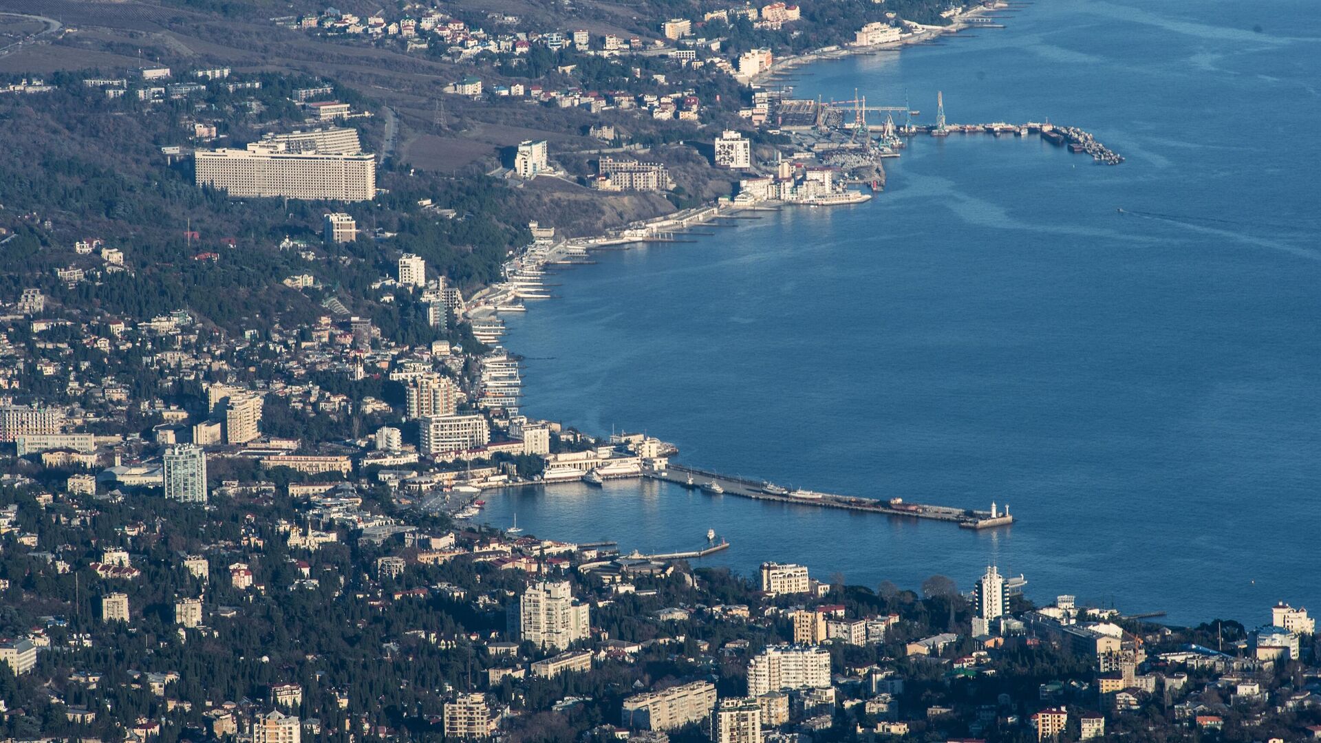 Вид на Ялту с горы Ай-Петри в Крыму - РИА Новости, 1920, 28.08.2023