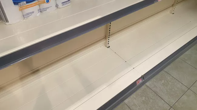 Полки в одно из супермаркетов Берлина
