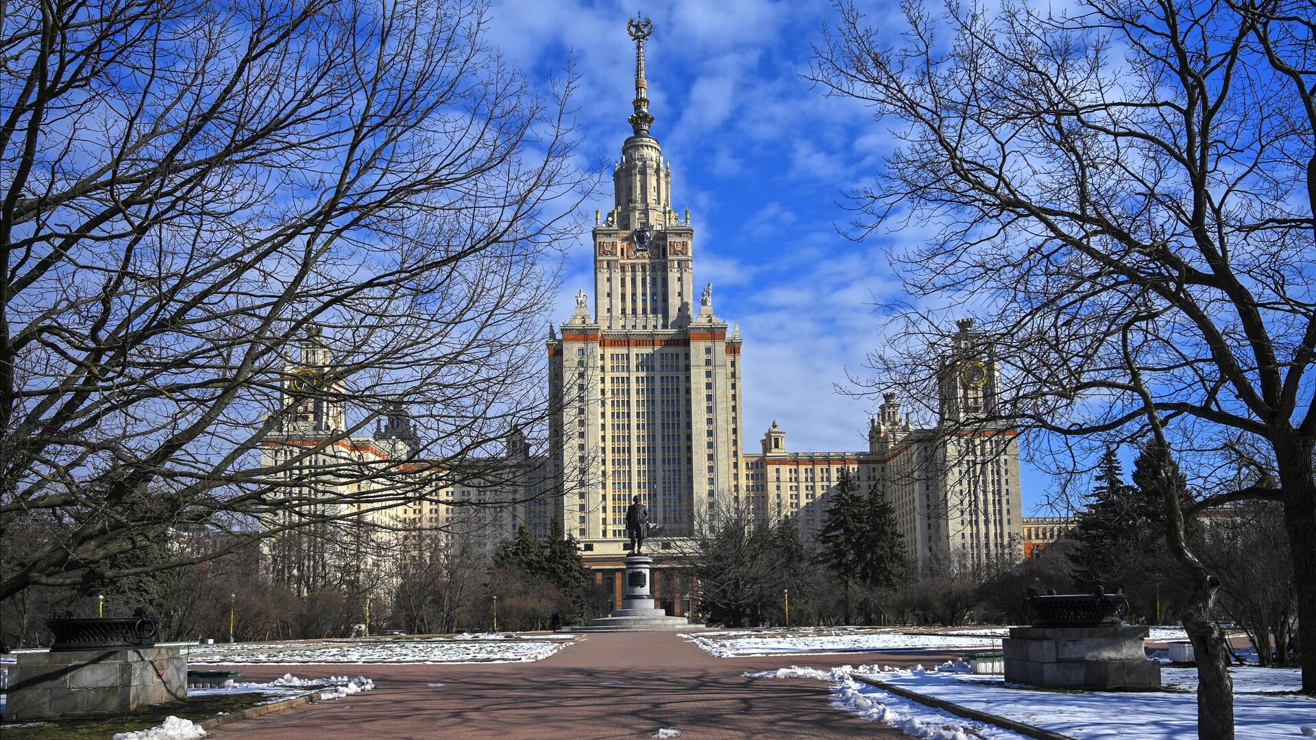 Главное здание Московского государственного университета имени М. В. Ломоносова - РИА Новости, 1920, 26.12.2021