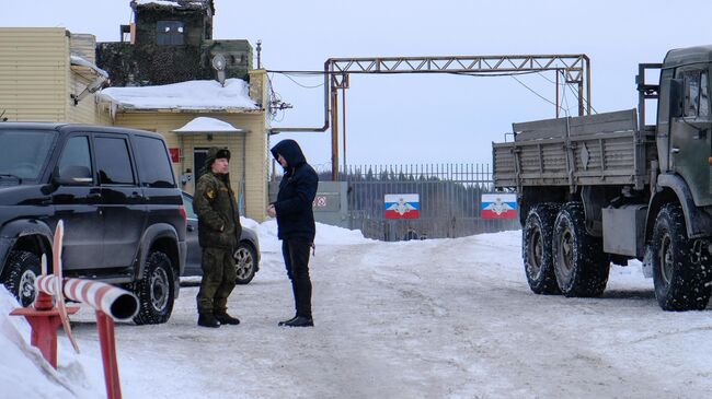 Контрольно-пропускной пункт воинской части материально-технического обеспечения, где при погрузке произошел взрыв артиллерийского боеприпаса