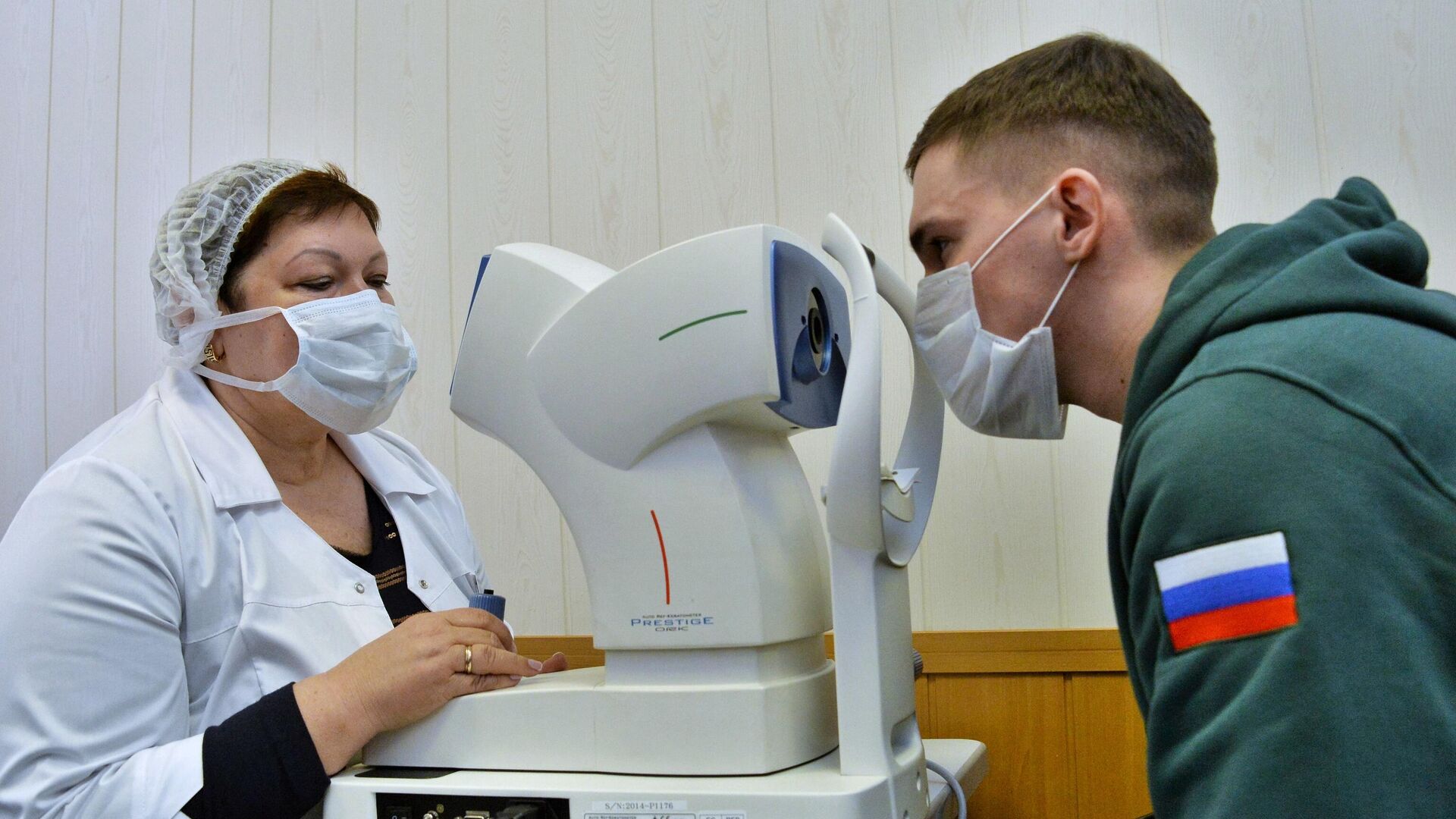 Призывник во время прохождения военно-врачебной комиссии в объединённом военном комиссариате  Чертановского района Южного административного округа в Москве - РИА Новости, 1920, 01.02.2026