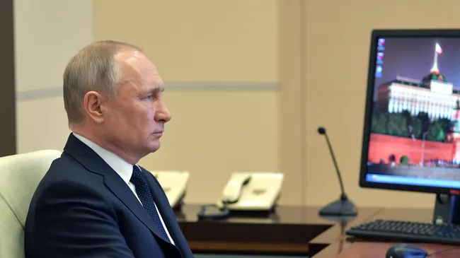 Президент РФ Владимир Путин проводит в режиме видеоконференции совещание с руководителями субъектов РФ