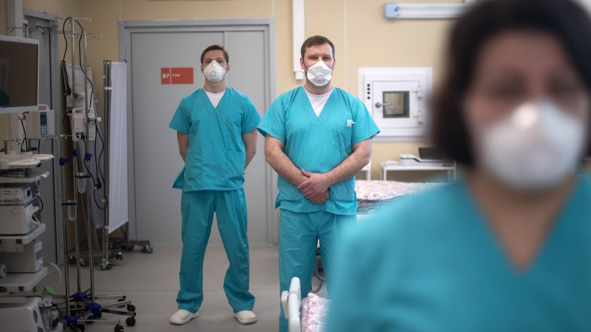 Медицинские работники в отделении реанимации московского клинического центра инфекционных болезней Вороновское - РИА Новости, 1920, 09.03.2026