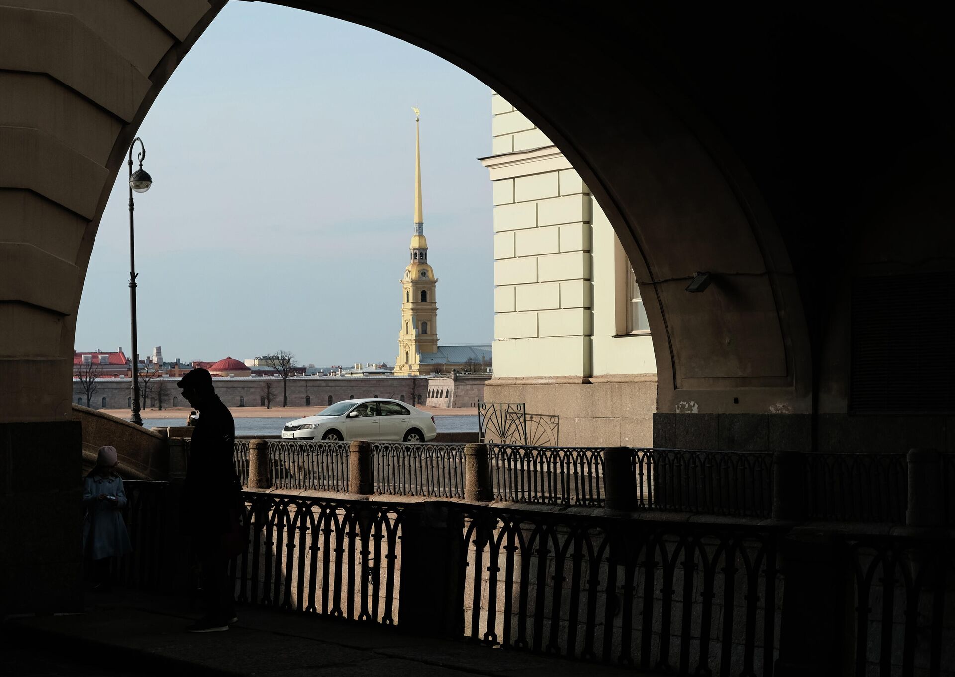 Вид на Петропавловский собор с Зимней канавки в Санкт-Петербурге - РИА Новости, 1920, 11.03.2022