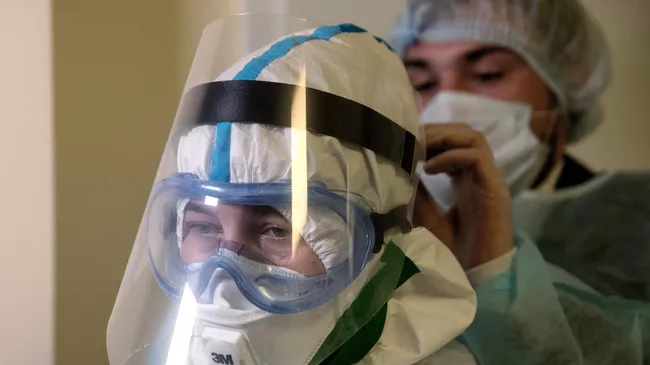 Медицинские сотрудники национального медицинского центра эндокринологии Минздрава России в Москве
