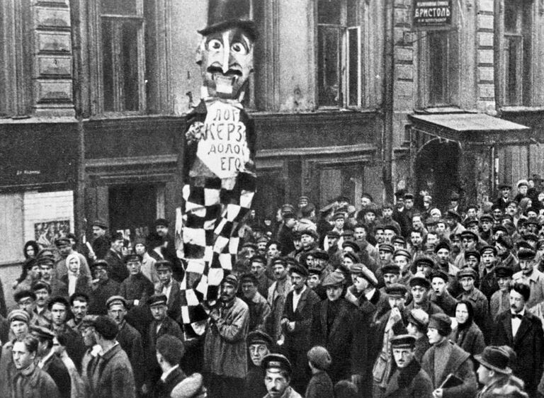 Московская общественность митингует против ультиматума Керзона - нота правительства Великобритании Московская общественность митингует против ультиматума Керзона - нота правительства Великобритании