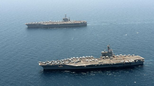 Авианосцы ВМС США USS Harry S. Truman и USS George H. W. Bush 