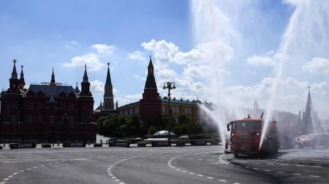 Дезинфекция дорог и тротуаров в Москве