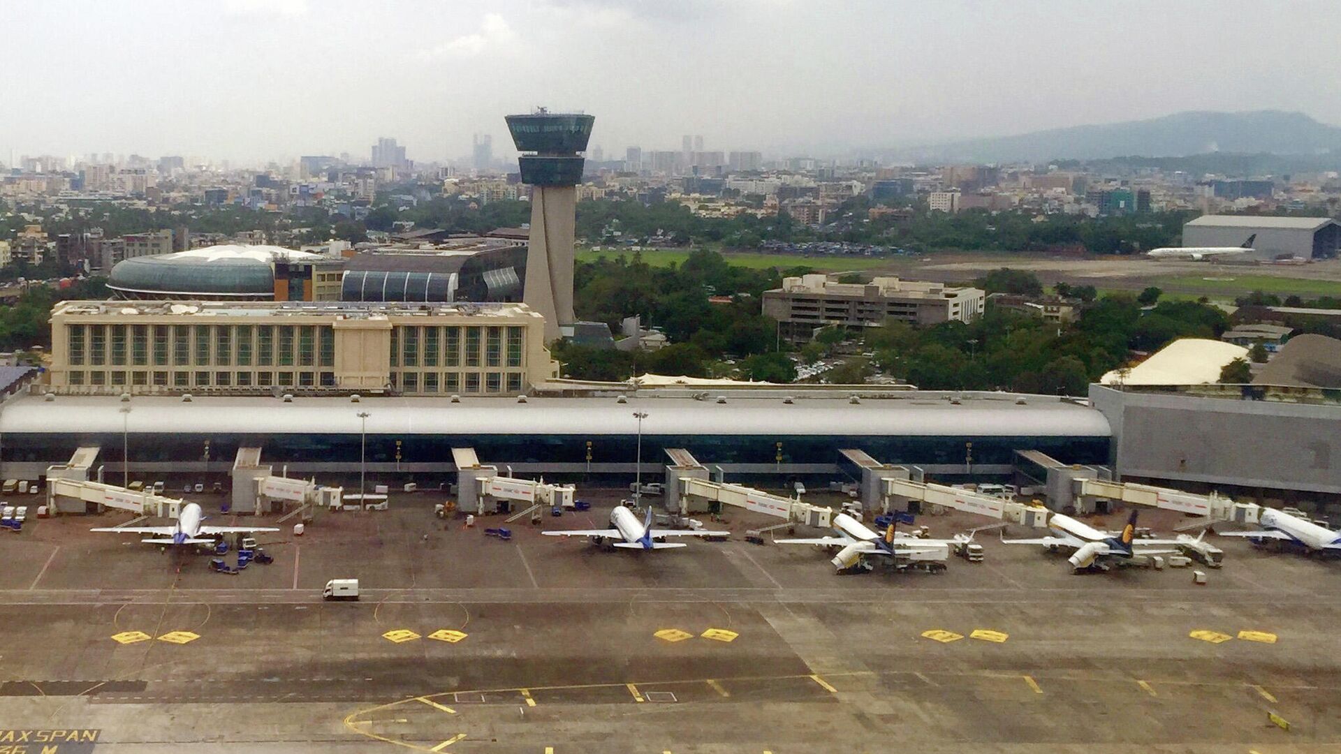 Самолеты в аэропорту Мумбаи - РИА Новости, 1920, 09.02.2021