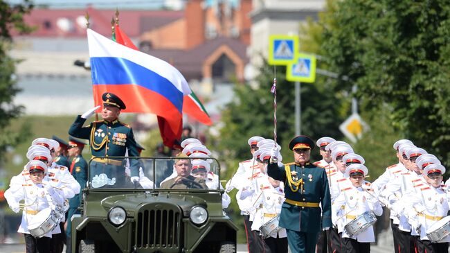 Военнослужащие парадных расчетов на военном параде в ознаменование 75-летия Победы в Великой Отечественной войне 1941-1945 годов на площади Свободы в Казани