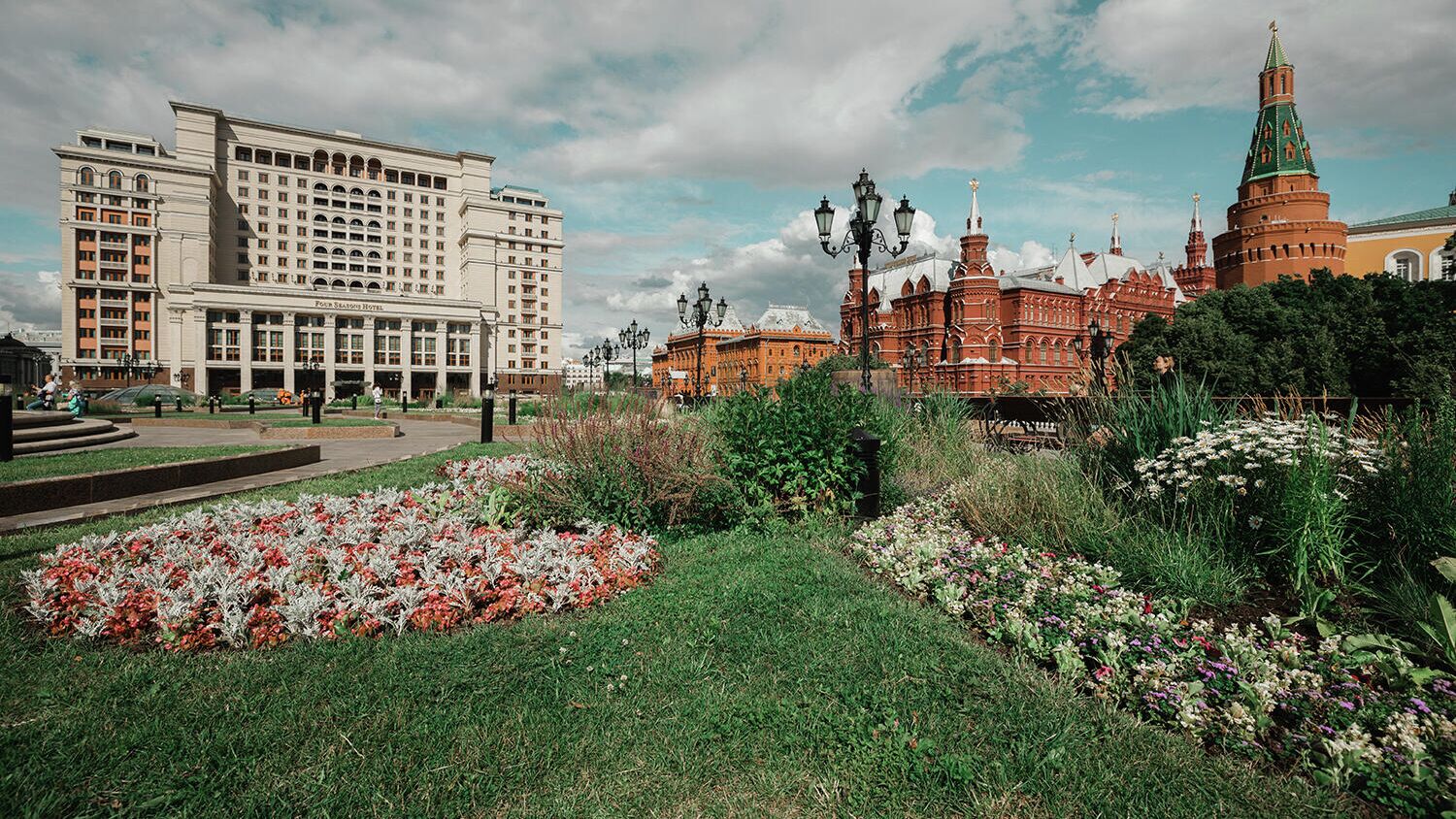 Цветник на Манежной площади - РИА Новости, 1920, 16.08.2023