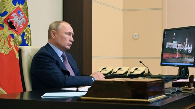 Президент РФ Владимир Путин проводит в режиме видеоконференции совещание по вопросам о санитарно-эпидемиологической обстановке в РФ