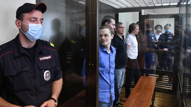 Фигуранты дела Нового величия во время оглашения приговора в Люблинском суде города Москвы. 6 августа 2020 Фигуранты дела Нового величия во время оглашения приговора в Люблинском суде города Москвы. 6 августа 2020