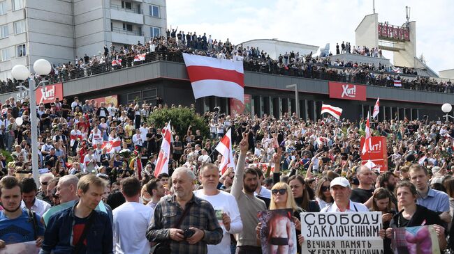 Митинг протеста возле метро Пушкинская в Минске