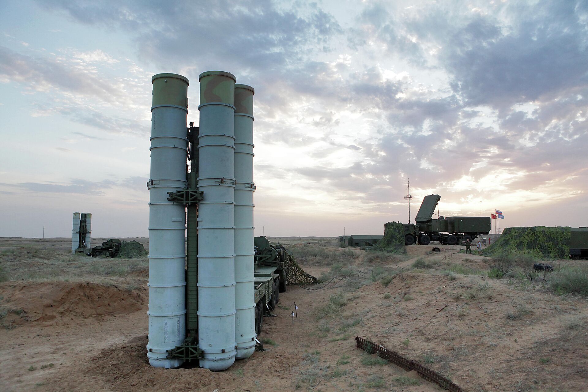 Подготовка к стрельбам зенитных ракетных систем С-400 Триумф на полигоне Ашулук  - РИА Новости, 1920, 20.01.2021