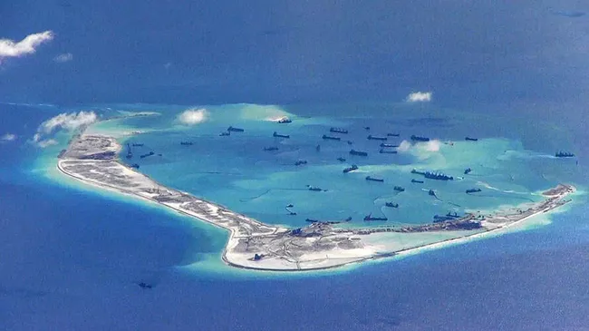 Строительство искусственного острова в Южно-Китайском море