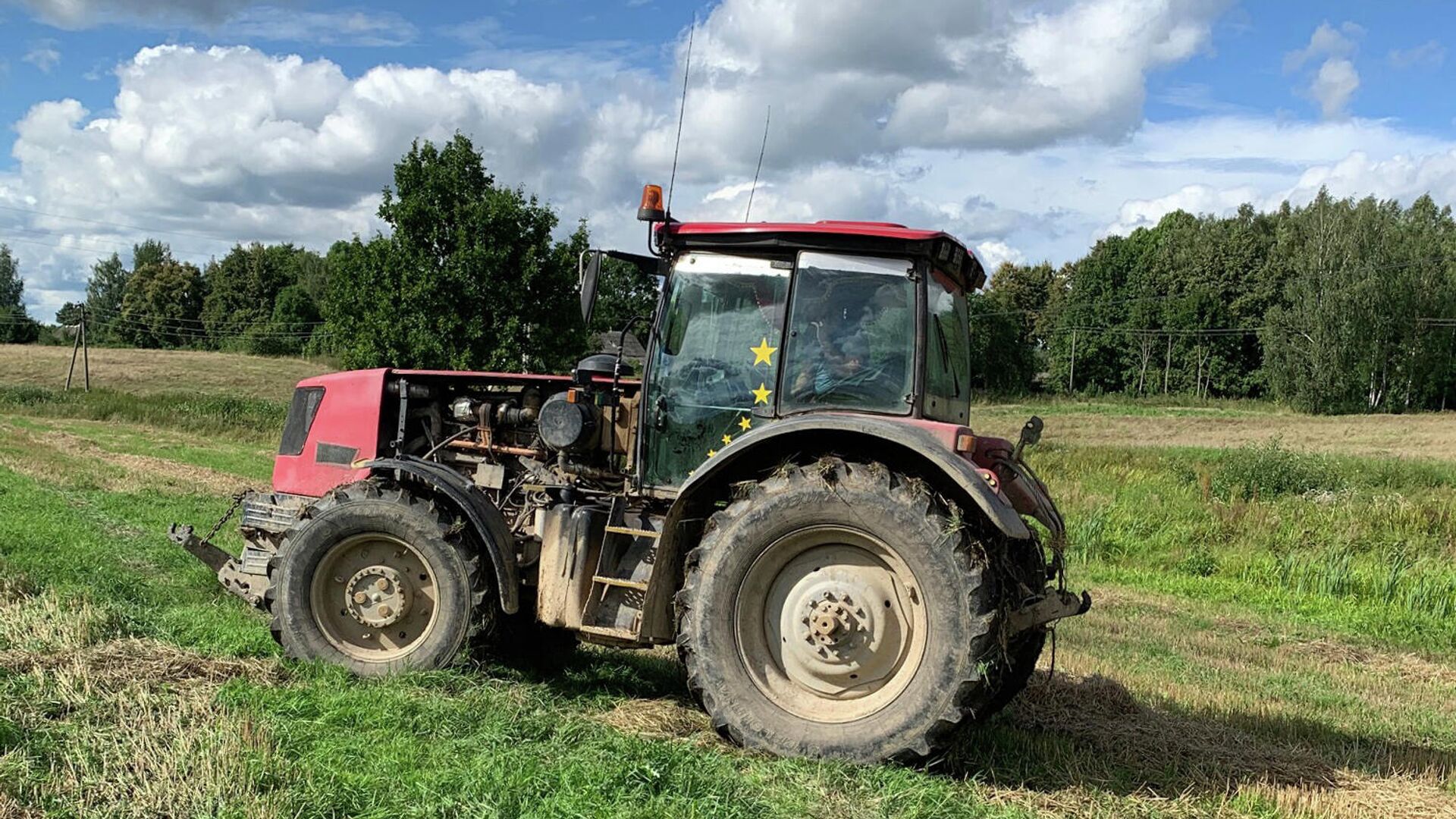 Трактор на поле в Александрии, Белоруссия - РИА Новости, 1920, 29.01.2021