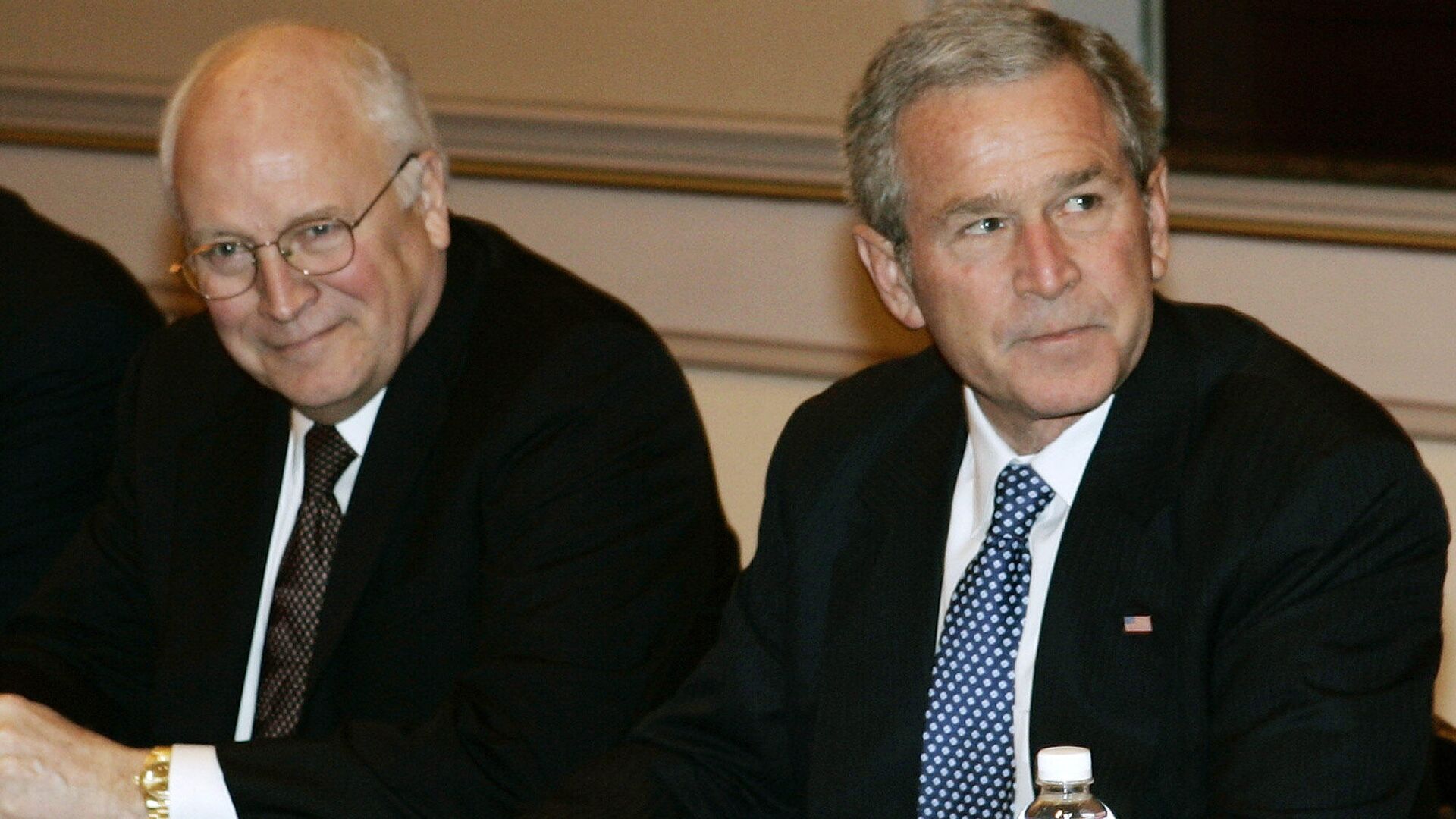Дик Чейни и Джордж Буш - РИА Новости, 1920, 04.11.2025