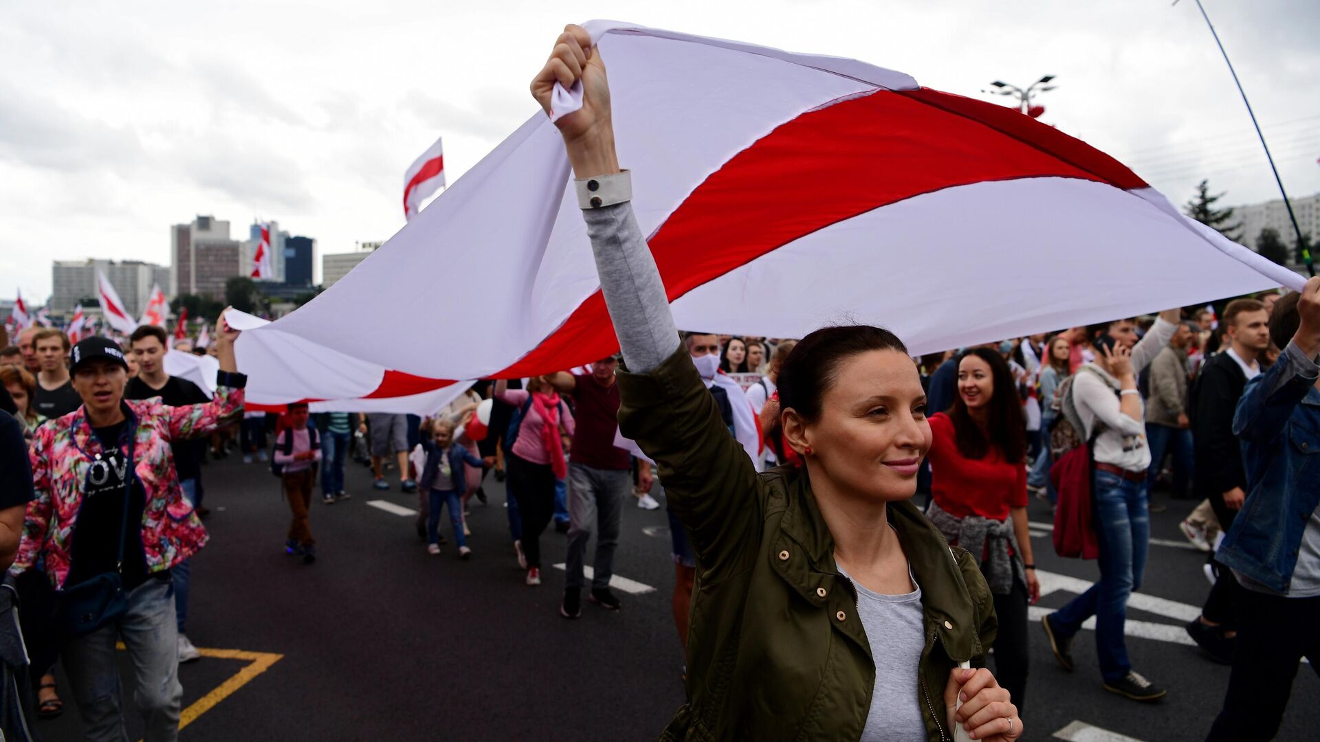  Участники несанкционированной акции оппозиции Марш единства в Минске. - РИА Новости, 1920, 13.09.2020