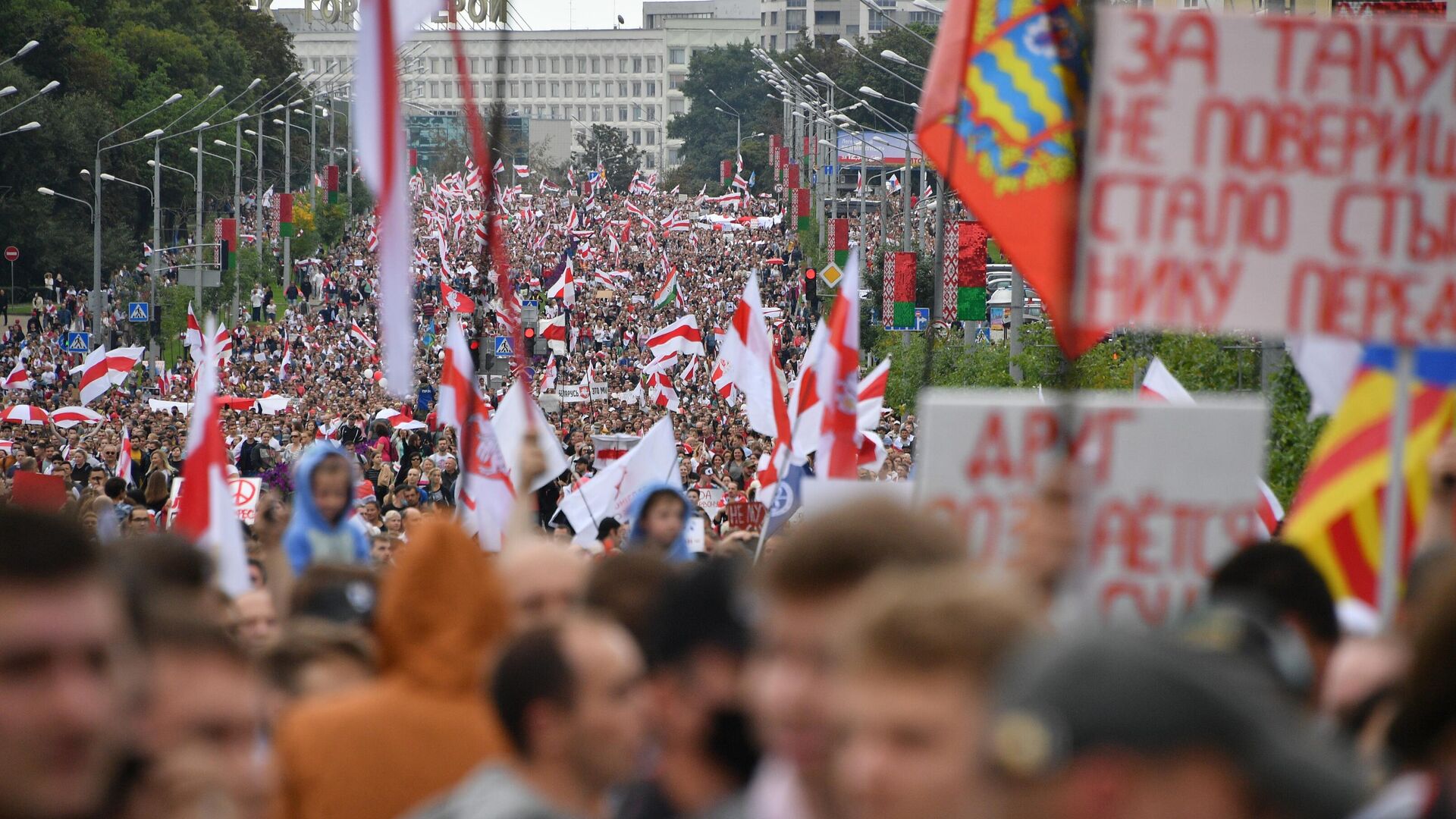  Участники несанкционированной акции оппозиции Марш единства в Минске. - РИА Новости, 1920, 06.09.2020