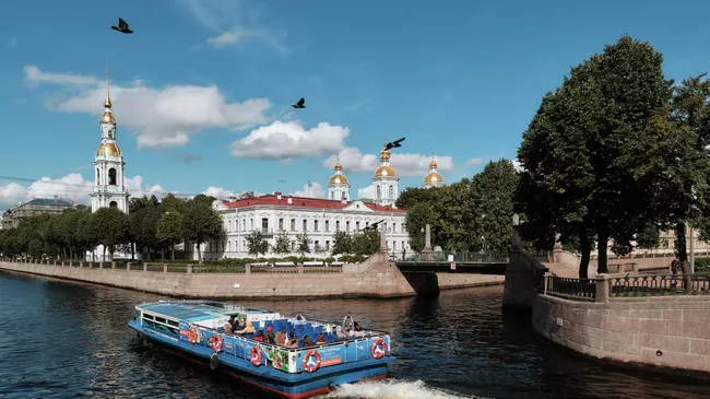 Вид на Николо-Богоявленский Морской собор в Санкт-Петербурге