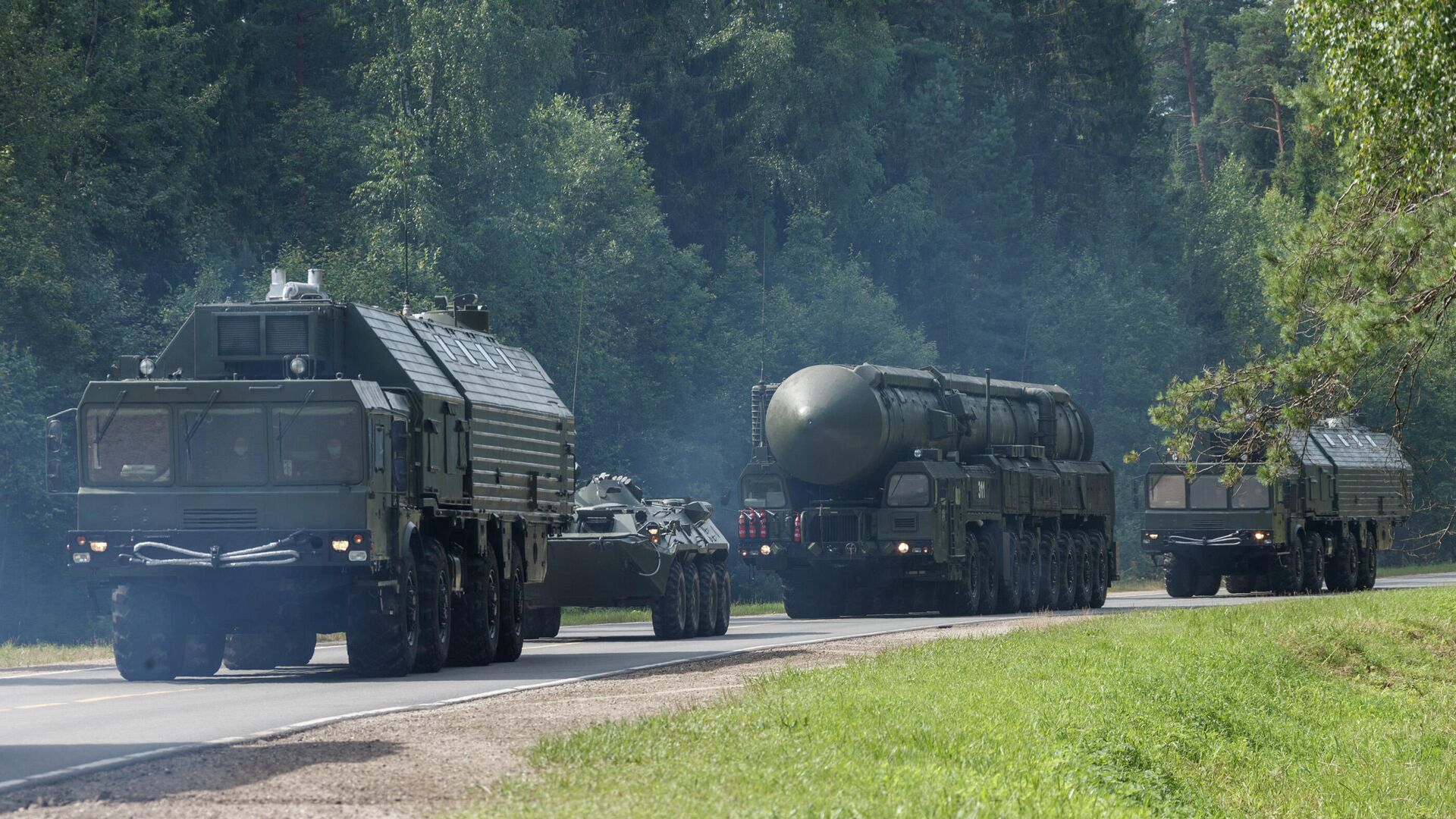 Стратегический ракетный комплекс с межконтинентальной баллистической ракетой мобильного базирования ПГРК Ярс - РИА Новости, 1920, 22.10.2020