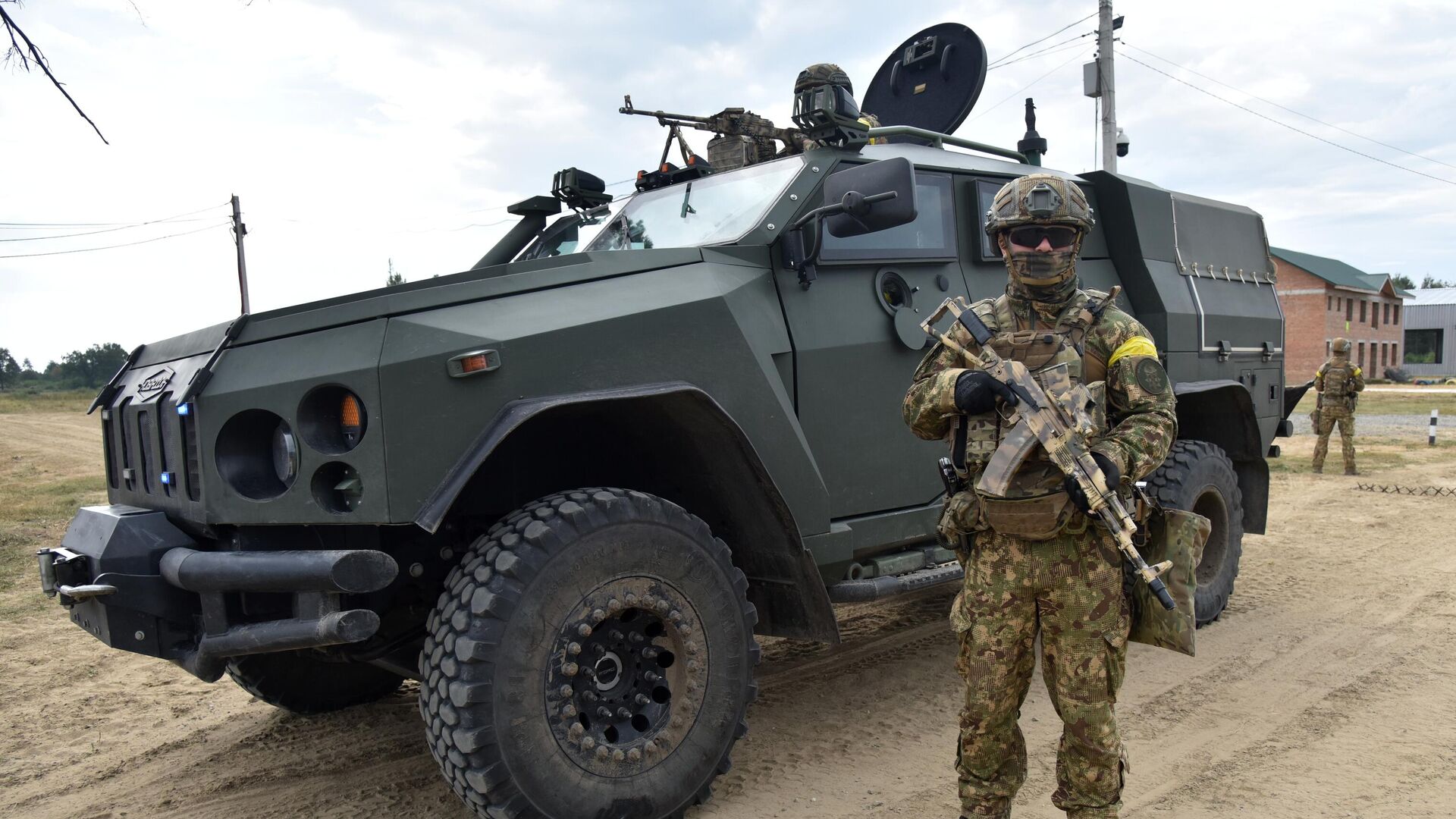 Военнослужащие Украины во время активной фазы на совместных военных учениях Украины и стран НАТО  - РИА Новости, 1920, 08.12.2020