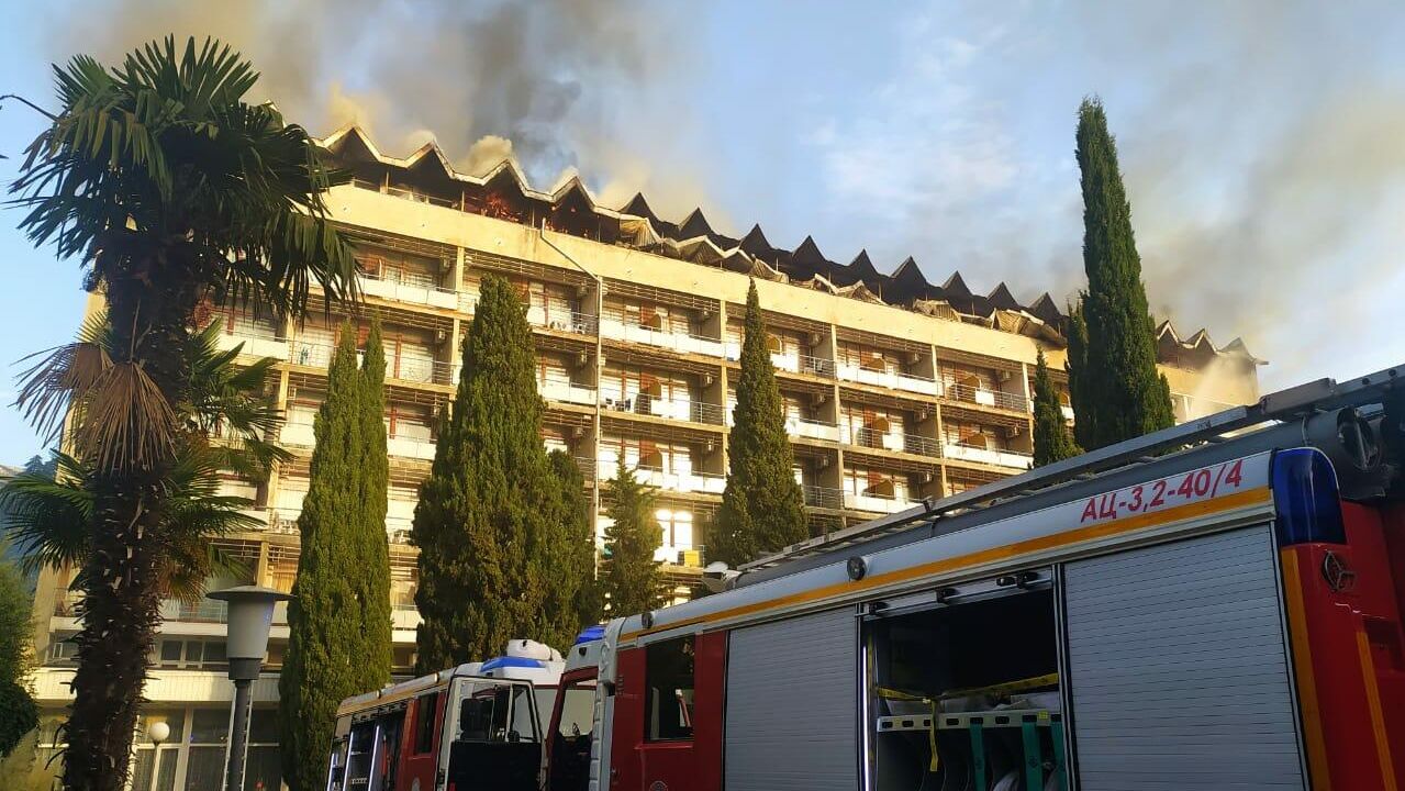 На месте пожара в Ялте. 7 октября 2020 - РИА Новости, 1920, 07.10.2020