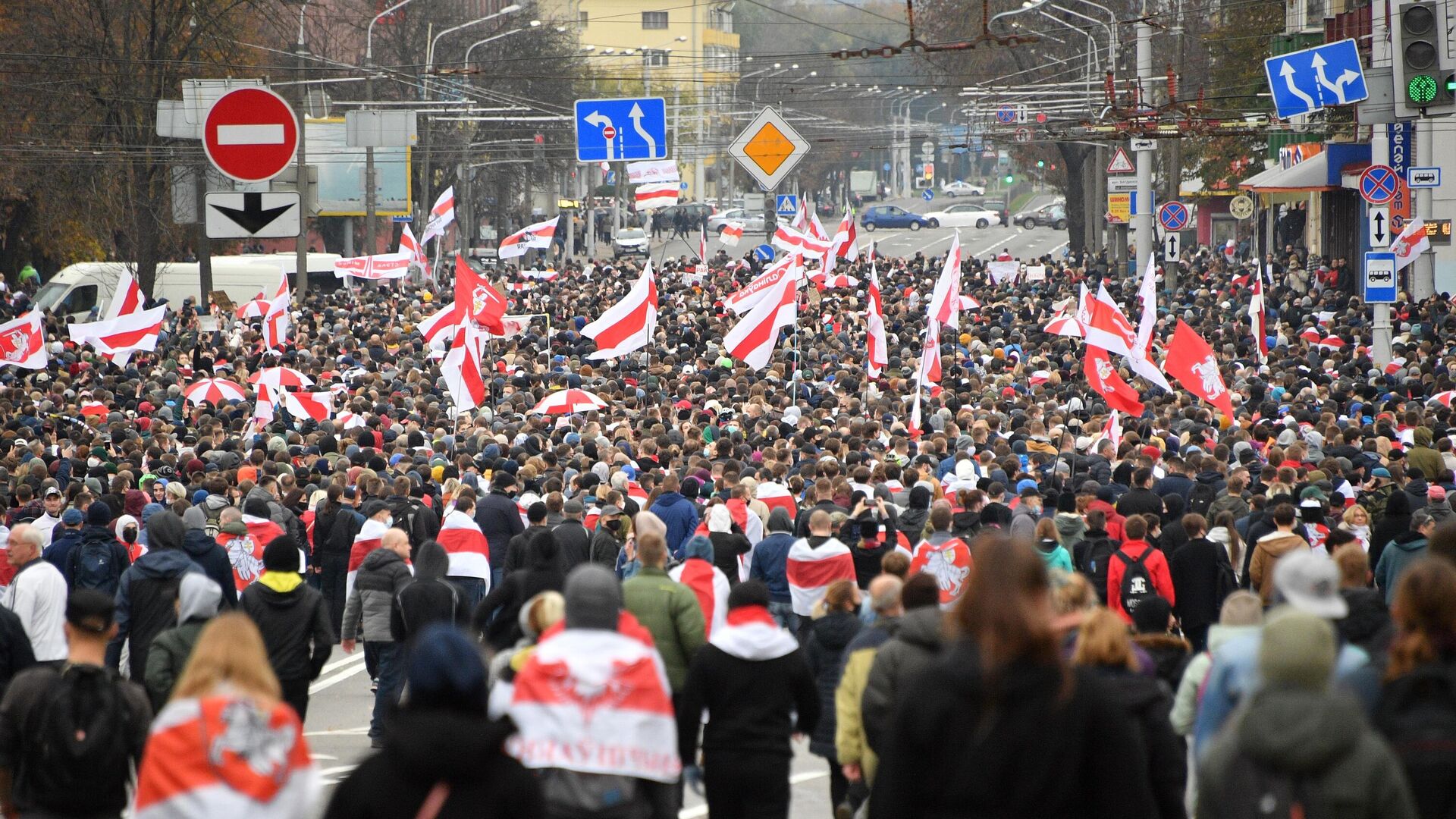 Участники акции протеста оппозиции Народный ультиматум в Минске - РИА Новости, 1920, 26.10.2020