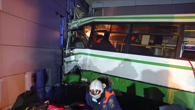 ДТП с участием рейсового автобуса в Великом Новгороде