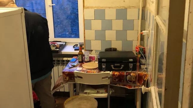 Сотрудники Следственного комитета на месте убийства в Екатеринбурге
