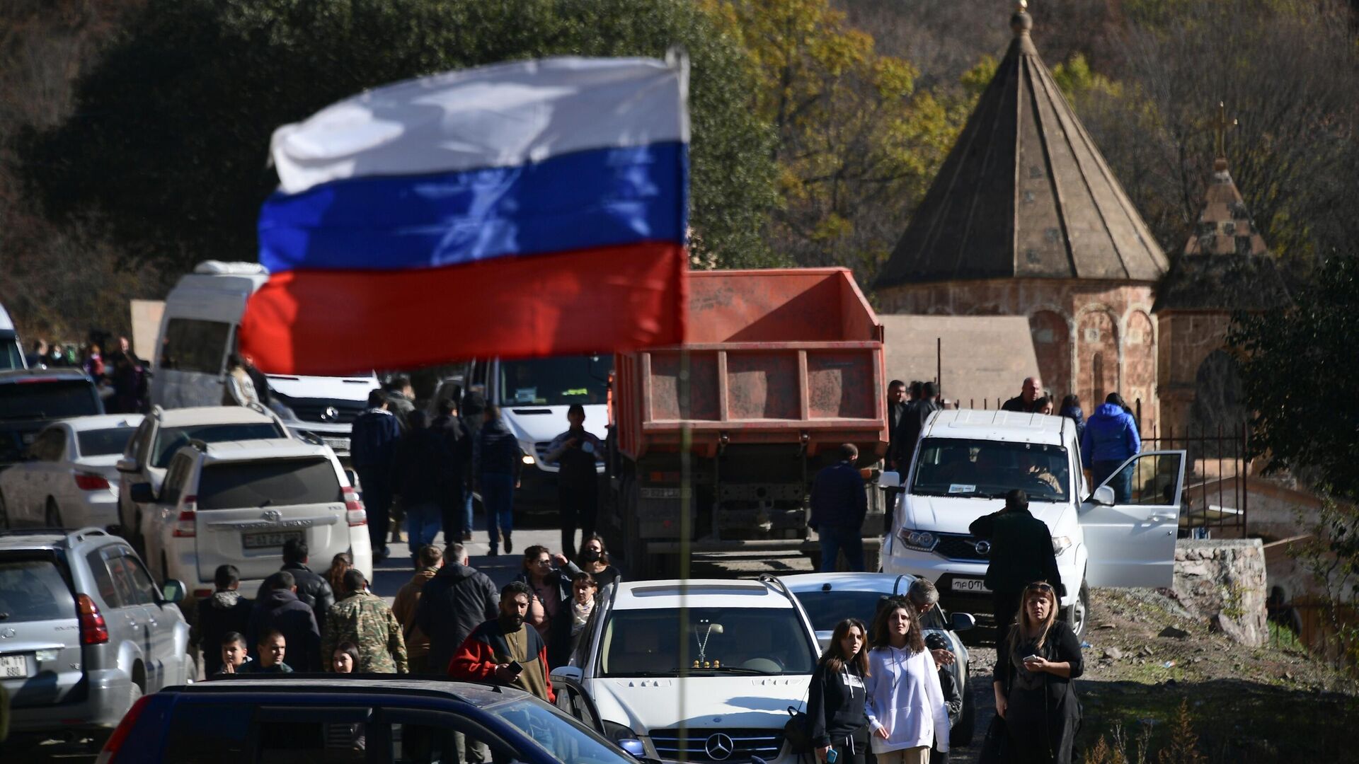 Флаг на военной технике российских миротворцев в Нагорном Карабахе - РИА Новости, 1920, 16.11.2020