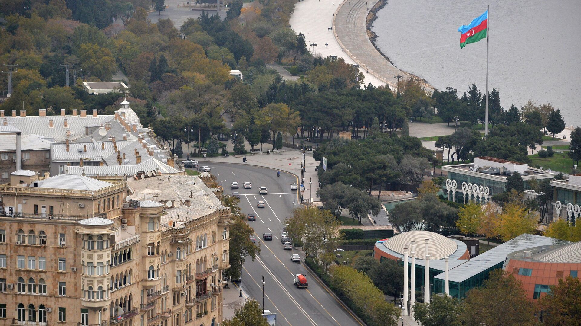 Вид на город со смотровой площадки в Баку - РИА Новости, 1920, 20.11.2020