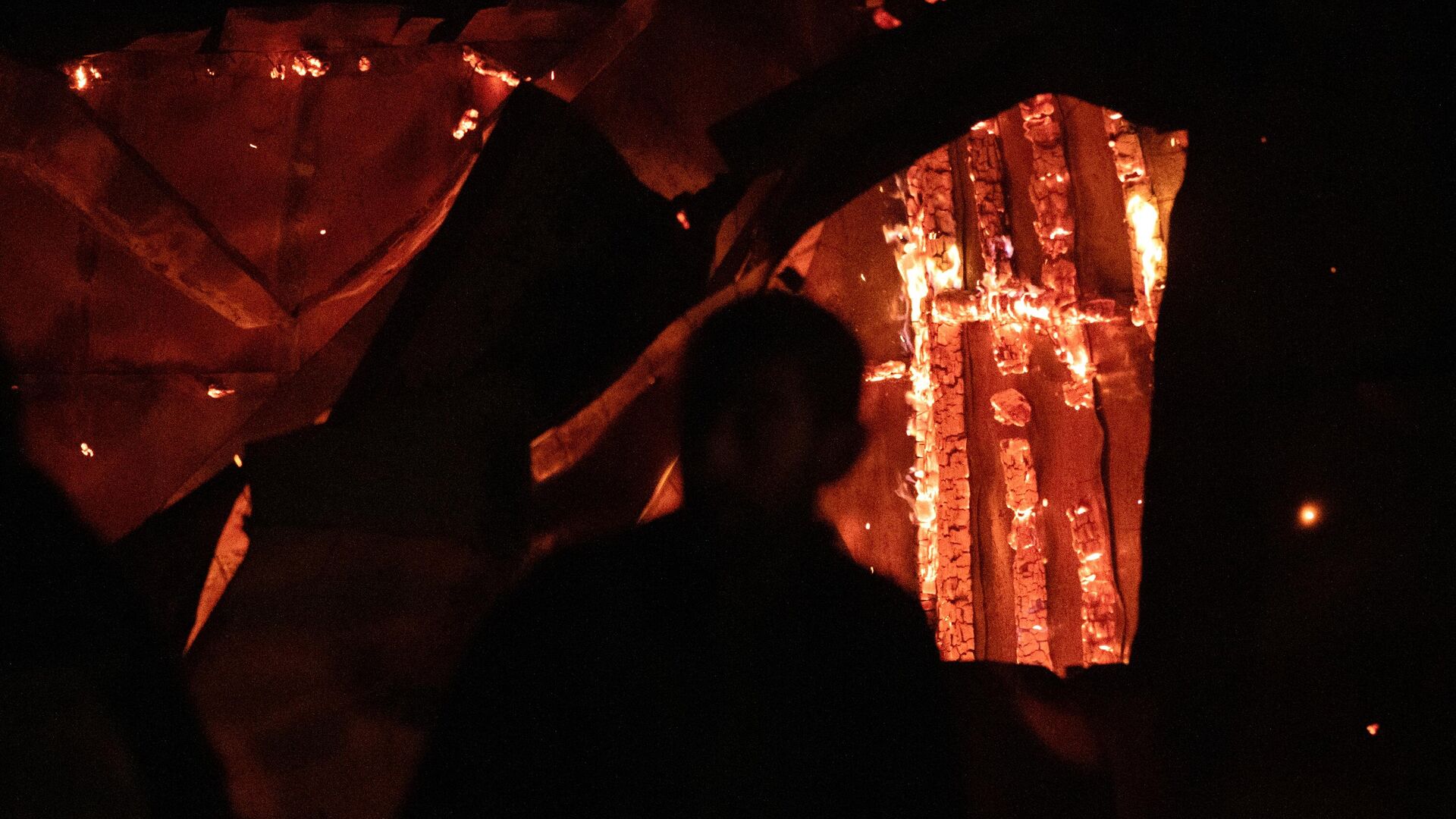 Горящий дом  - РИА Новости, 1920, 18.11.2022