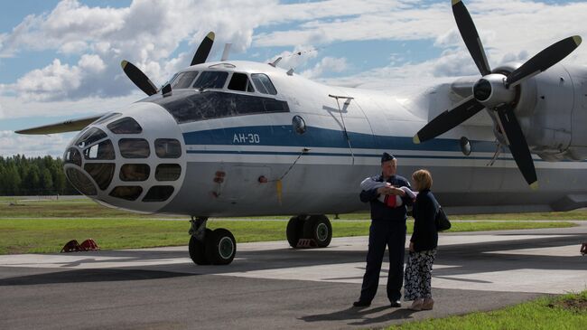 Самолет для аэрофотосъемки Ан-30 