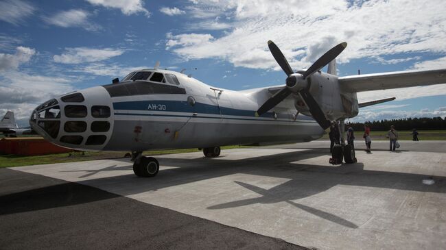 Самолет для аэрофотосъемки Ан-30 