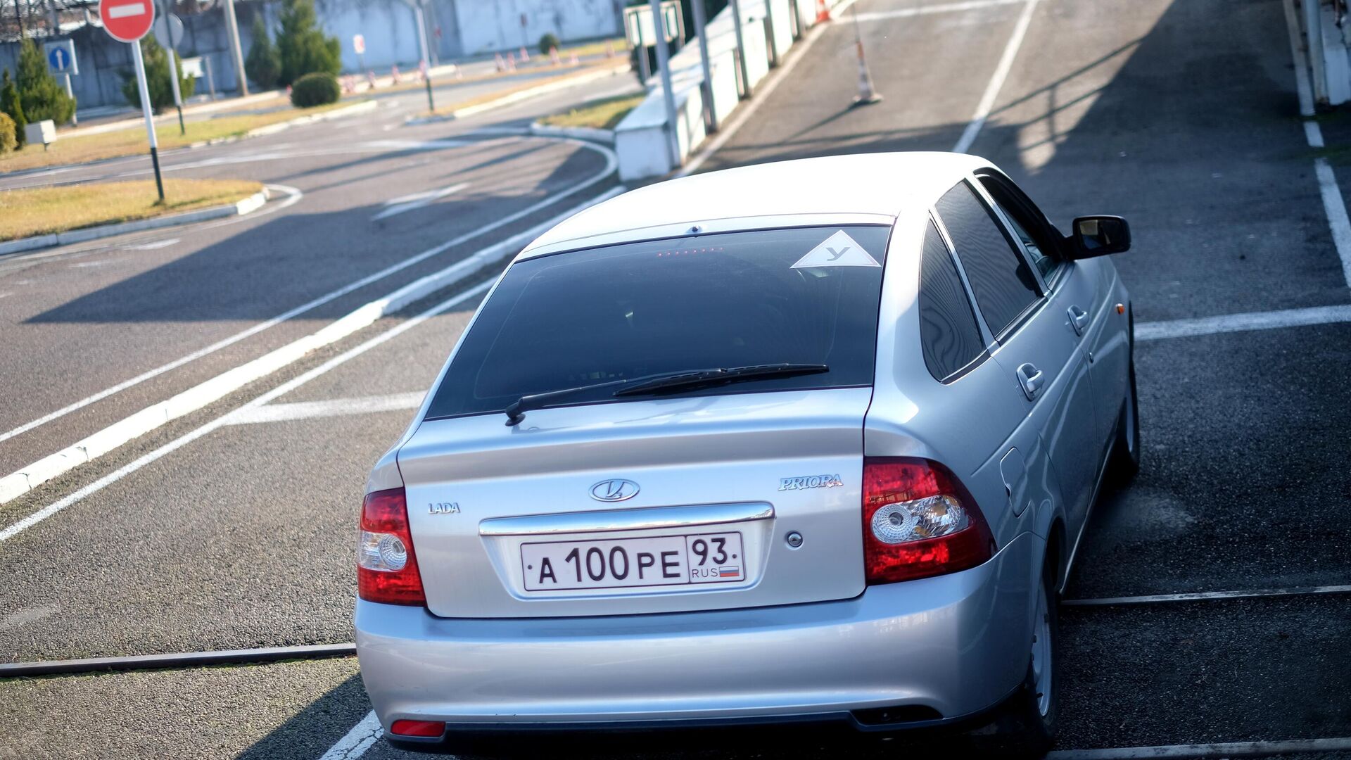 Сдача практического экзамена на право управления автотранспортом категории B - РИА Новости, 1920, 06.06.2022