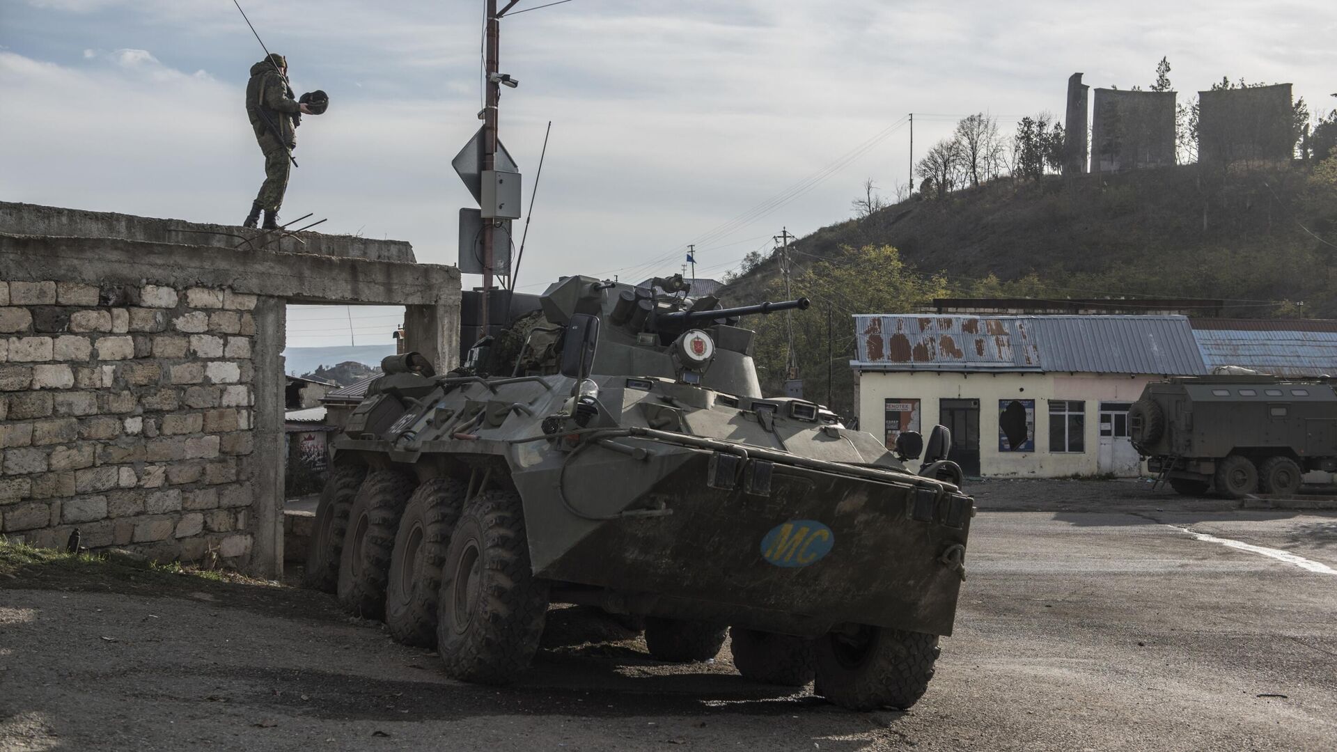 Российский миротворец в городе Лачин (Бердзор) в Нагорном Карабахе - РИА Новости, 1920, 26.11.2020