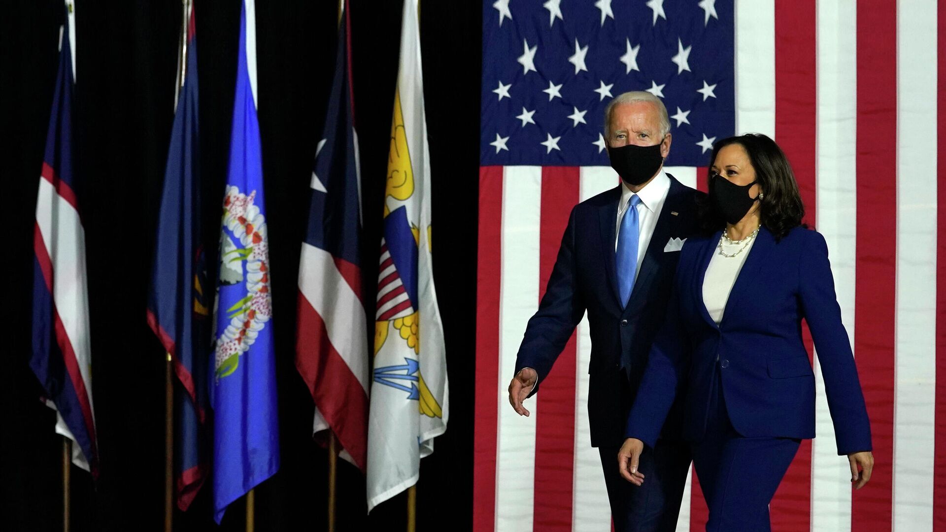 Кандидат в президенты США Джо Байден и сенатор Камала Харрис  - РИА Новости, 1920, 24.03.2021