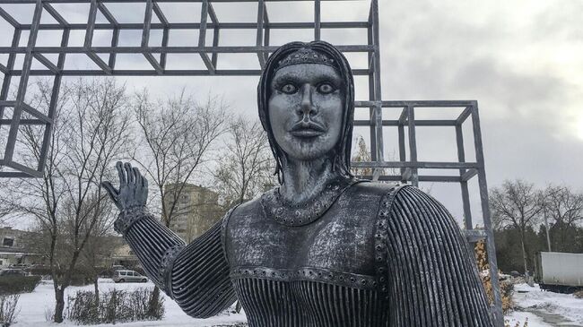 Памятник Аленке в Нововоронеже