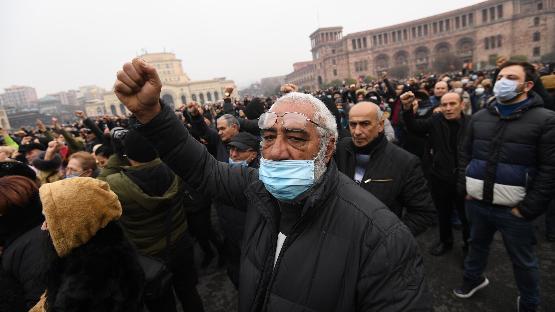 Противники премьер-министра Армении Никола Пашиняна проводят митинг на площади Республики в Ереване - РИА Новости, 1920, 23.12.2020