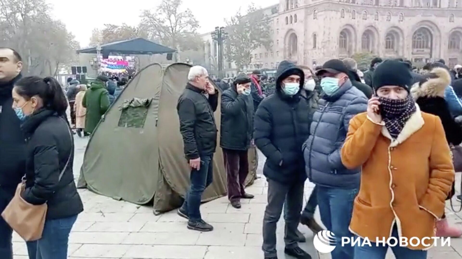 В Ереване протестующие начали ставить палатки у здания правительства - РИА Новости, 1920, 22.12.2020