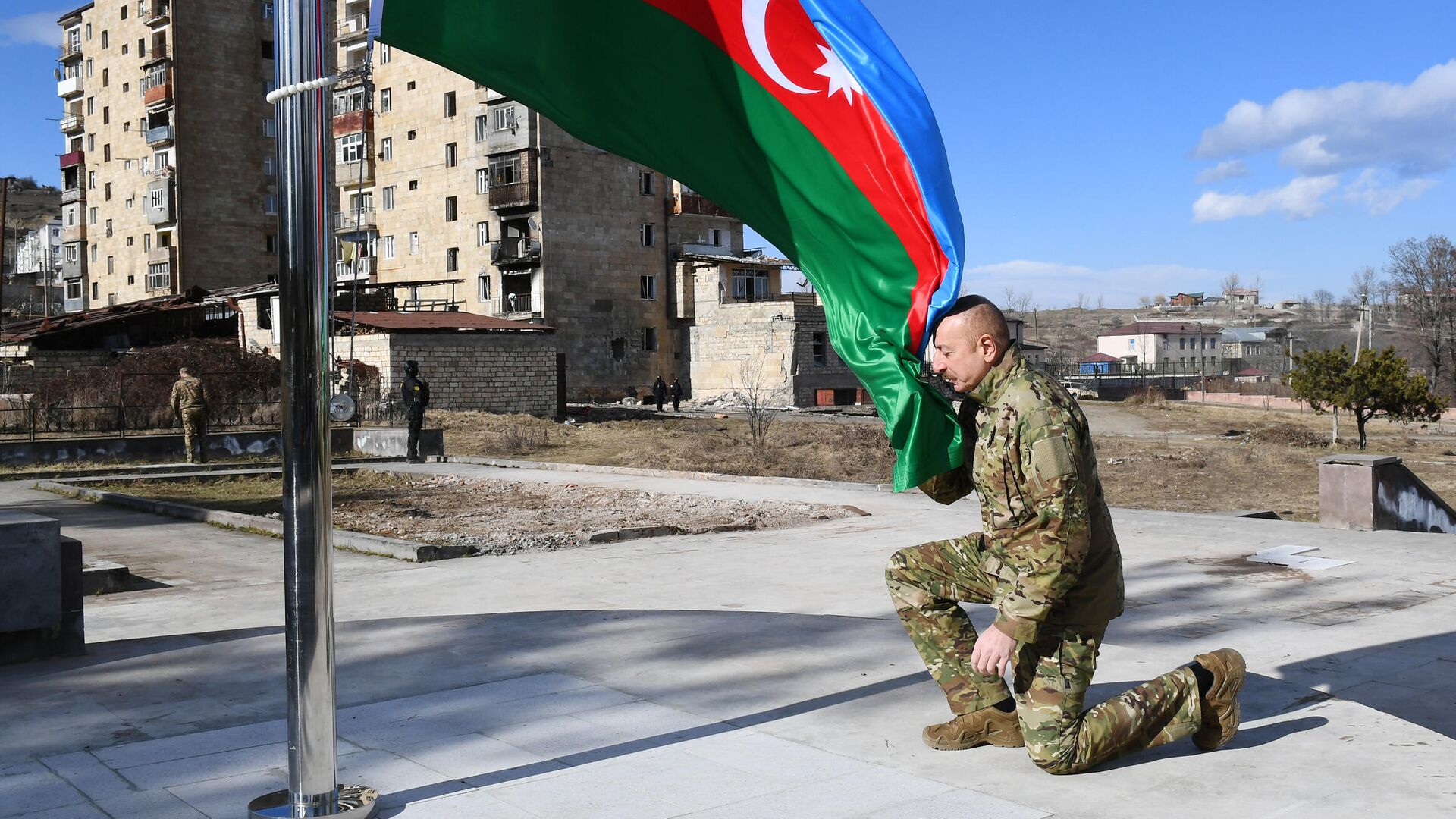 Президент Азербайджана Ильхам Алиев во время посещения города Шуша - РИА Новости, 1920, 07.05.2021